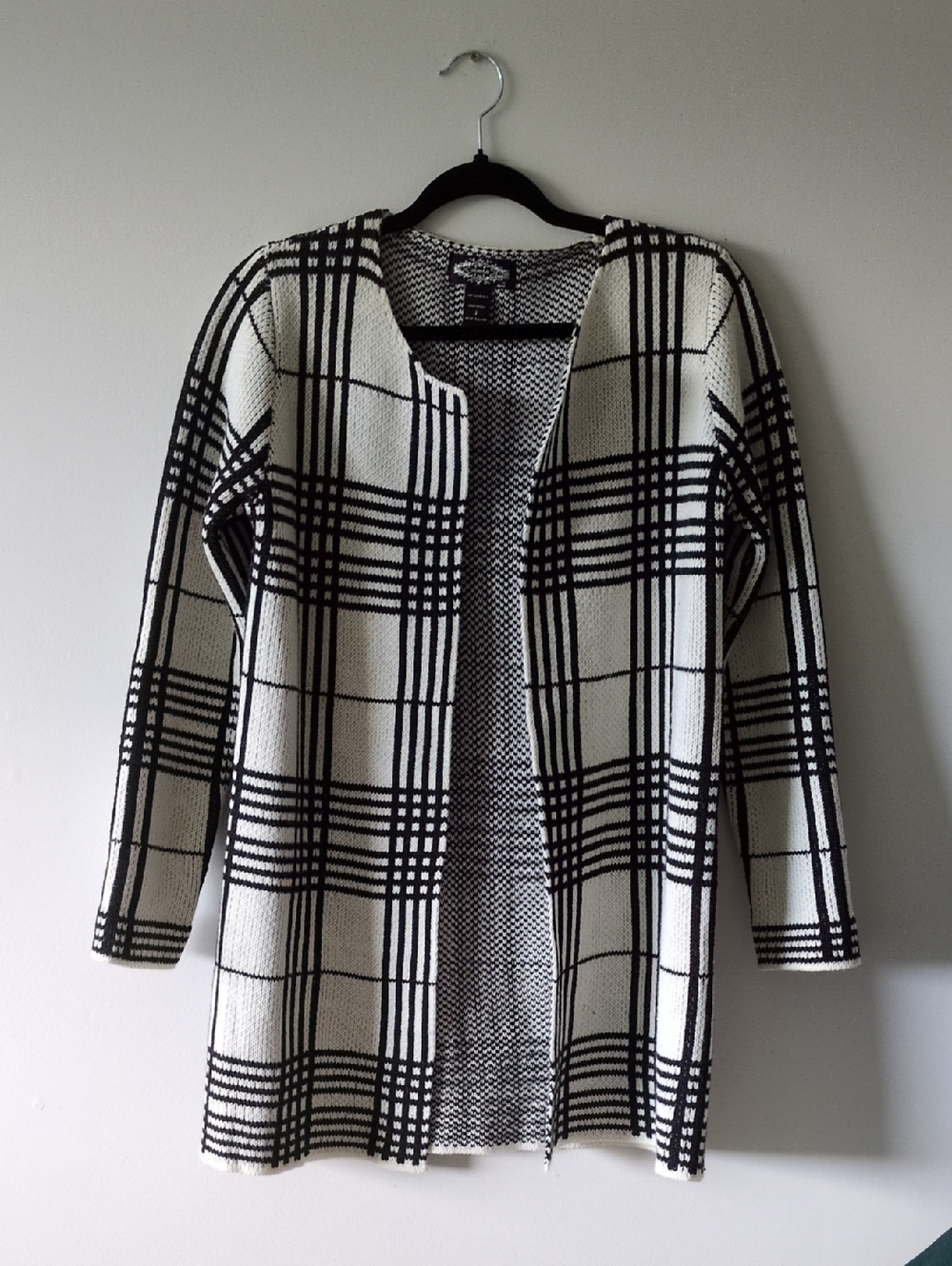 Oliver. O By Escio Black & White Plaid Open-Front Women's Cardigan